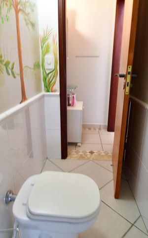 Casa de condomínio à venda com 460m², 5 quartos e 10 vagasLavabo