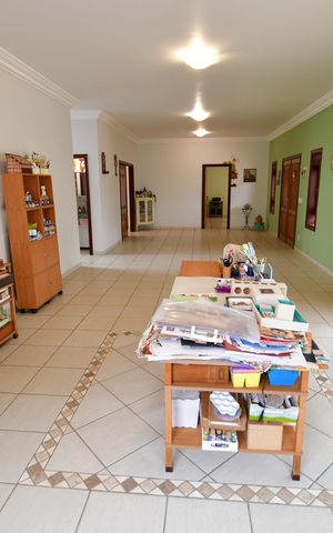 Casa de condomínio à venda com 460m², 5 quartos e 10 vagasSala