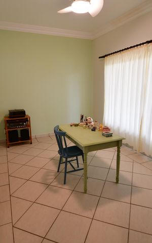 Casa de condomínio à venda com 460m², 5 quartos e 10 vagasSala