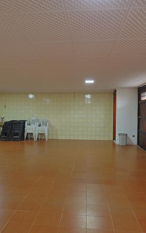 Casa para alugar com 300m², 3 quartos e 5 vagasGaragem