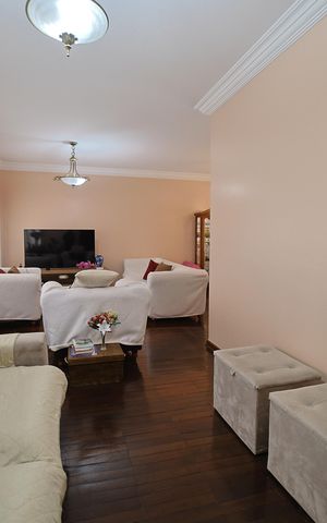 Casa para alugar com 300m², 3 quartos e 5 vagasSala
