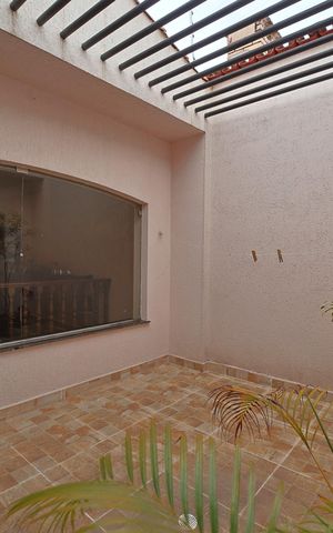 Casa para alugar com 300m², 3 quartos e 5 vagasjardim de inverno