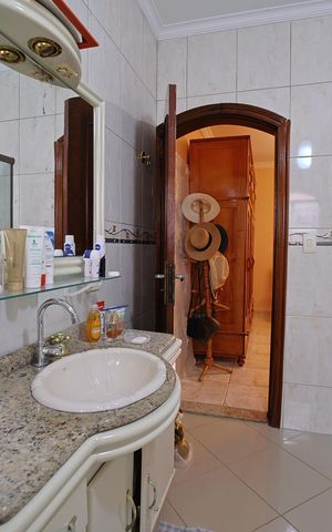 Casa para alugar com 300m², 3 quartos e 5 vagasBanheiro do Quarto 1