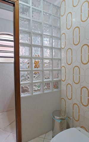 Casa para alugar com 300m², 3 quartos e 5 vagasBanheiro Social