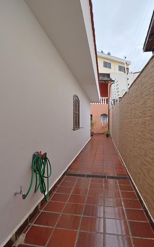Casa para alugar com 300m², 3 quartos e 5 vagasCorredor