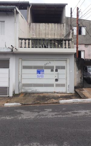 Casa para alugar com 247m², 2 quartos e 1 vagaFachada