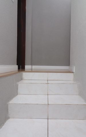 Casa para alugar com 247m², 2 quartos e 1 vagaEscada