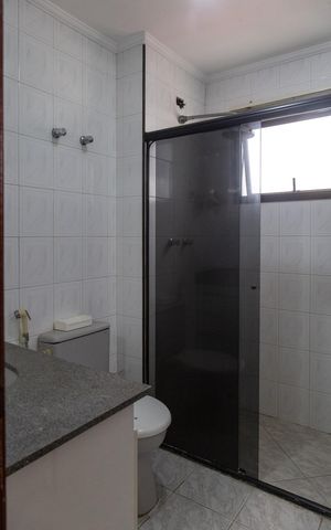 Apartamento para alugar com 130m², 3 quartos e 4 vagasBanheiro social
