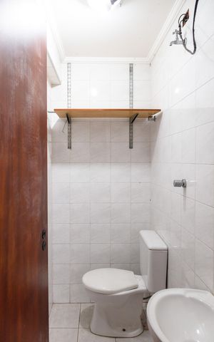 Apartamento para alugar com 130m², 3 quartos e 4 vagasBanheiro da Área de Serviço