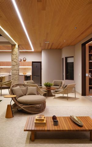 Casa de condomínio à venda com 516m², 5 quartos e 6 vagas Casa de condomínio à venda com 516m², 5 quartos e 6 vagasSala