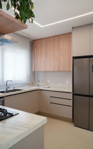 Casa de condomínio à venda com 516m², 5 quartos e 6 vagas Casa de condomínio à venda com 516m², 5 quartos e 6 vagasCozinha