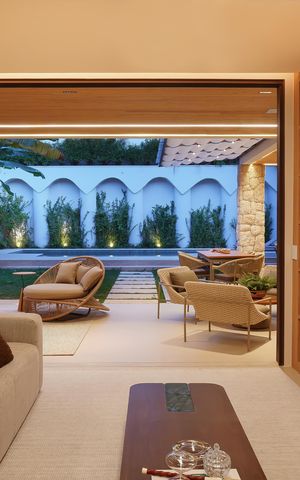 Casa de condomínio à venda com 516m², 5 quartos e 6 vagas Casa de condomínio à venda com 516m², 5 quartos e 6 vagasSala