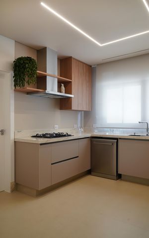 Casa de condomínio à venda com 516m², 5 quartos e 6 vagas Casa de condomínio à venda com 516m², 5 quartos e 6 vagasCozinha