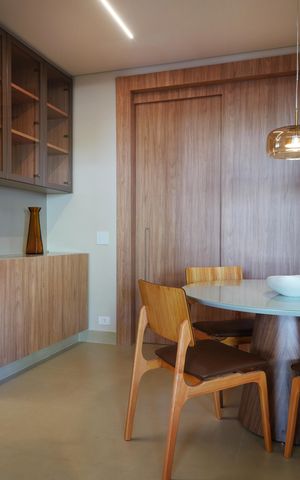 Casa de condomínio à venda com 516m², 5 quartos e 6 vagas Casa de condomínio à venda com 516m², 5 quartos e 6 vagasSala