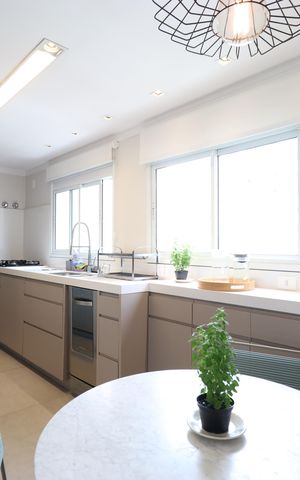 Apartamento à venda com 158m², 3 quartos e 2 vagasCozinha e Área de serviço 