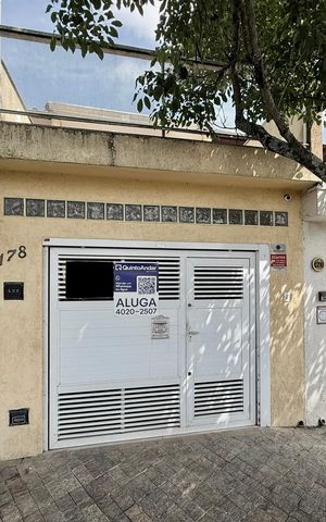 Casa para alugar com 130m², 2 quartos e 1 vaga Casa para alugar com 130m², 2 quartos e 1 vagaFachada