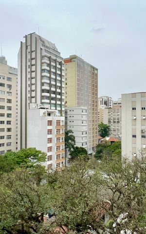Apartamento à venda com 275m², 3 quartos e 3 vagas Apartamento à venda com 275m², 3 quartos e 3 vagasVista da varanda da sala