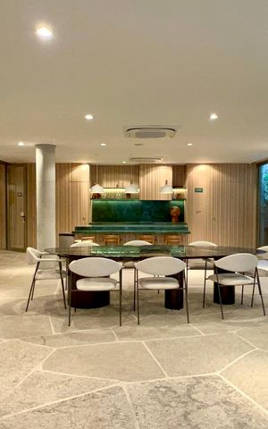Apartamento à venda com 275m², 3 quartos e 3 vagas Apartamento à venda com 275m², 3 quartos e 3 vagasÁrea comum