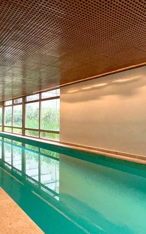 Apartamento à venda com 275m², 3 quartos e 3 vagas Apartamento à venda com 275m², 3 quartos e 3 vagasPiscina