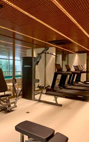 Apartamento à venda com 275m², 3 quartos e 3 vagas Apartamento à venda com 275m², 3 quartos e 3 vagasAcademia