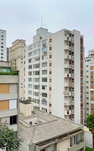 Apartamento à venda com 275m², 3 quartos e 3 vagas Apartamento à venda com 275m², 3 quartos e 3 vagasVista da varanda da sala
