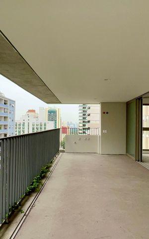 Apartamento à venda com 275m², 3 quartos e 3 vagas Apartamento à venda com 275m², 3 quartos e 3 vagasVaranda da sala