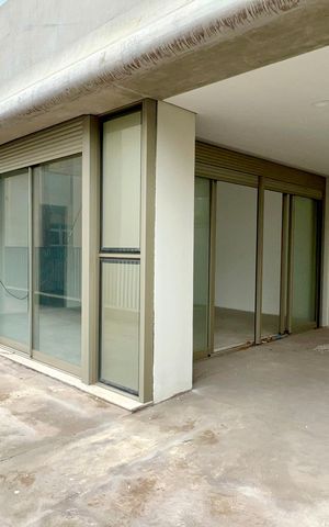 Apartamento à venda com 275m², 3 quartos e 3 vagas Apartamento à venda com 275m², 3 quartos e 3 vagasVaranda da Suite