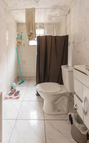 Casa à venda com 100m², 2 quartos e 2 vagasBanheiro