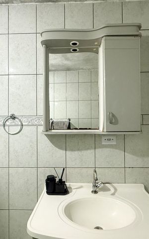 Casa à venda com 130m², 2 quartos e 2 vagasBanheiro