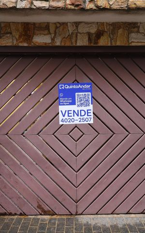 Casa à venda com 186m², 4 quartos e 3 vagasPlaca GRANDE instalada no portão do imóvel, dia 12.09.2026 - Código da placa: KYET-247