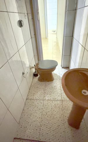 Casa à venda com 286m², 6 quartos e 2 vagasBanheiro casa 1