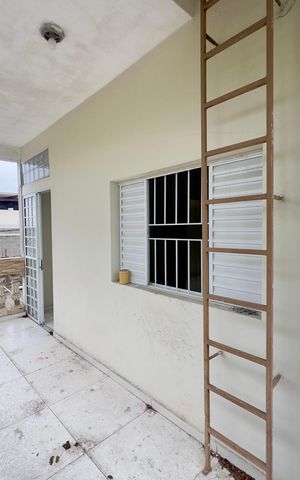 Casa à venda com 286m², 6 quartos e 2 vagasSacada casa 2