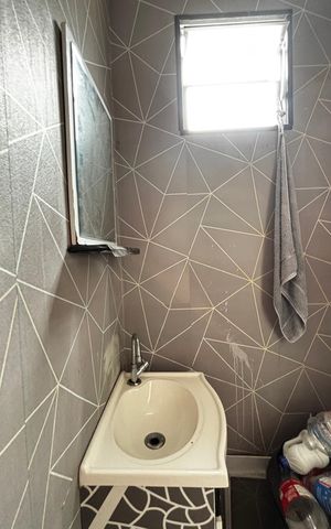 Apartamento à venda com 100m², 2 quartos e 1 vaga Apartamento à venda com 100m², 2 quartos e 1 vagaCobertura - Banheiro