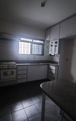 Casa para alugar com 250m², 3 quartos e 4 vagasCozinha