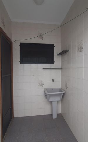 Casa para alugar com 250m², 3 quartos e 4 vagasÁrea de serviço