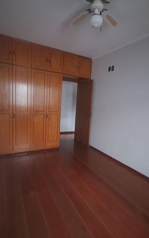 Casa para alugar com 250m², 3 quartos e 4 vagasQuarto