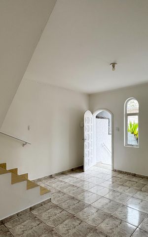 Casa para alugar com 219m², 3 quartos e 3 vagas Casa para alugar com 219m², 3 quartos e 3 vagasSala