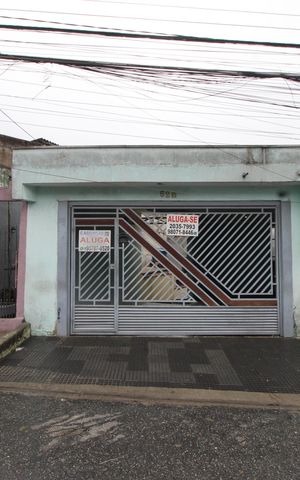 Casa para alugar com 205m², 4 quartos e 2 vagasFachada
