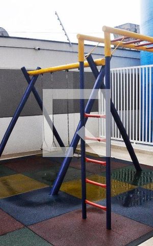 Casa para alugar com 80m², 1 quarto e sem vaga Casa para alugar com 80m², 1 quarto e sem vagaÁrea comum - Playground