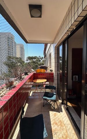 Apartamento à venda com 142m², 3 quartos e 2 vagas Apartamento à venda com 142m², 3 quartos e 2 vagasSacada da Sala