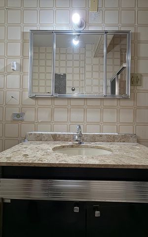 Apartamento à venda com 56m², 1 quarto e sem vaga Apartamento à venda com 56m², 1 quarto e sem vagaBanheiro social