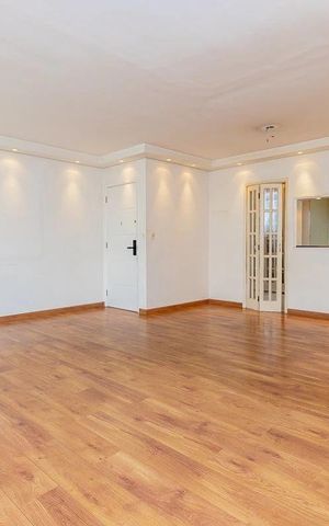 Apartamento à venda com 92m², 2 quartos e 2 vagas Apartamento à venda com 92m², 2 quartos e 2 vagasSala