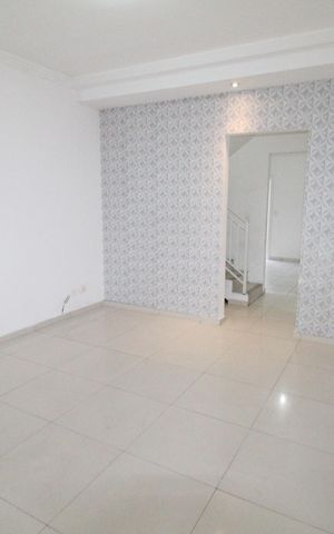 Casa para alugar com 120m², 3 quartos e 2 vagasSala