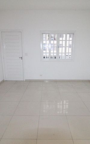 Casa para alugar com 120m², 3 quartos e 2 vagasSala