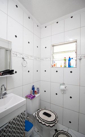 Casa à venda com 150m², 5 quartos e 2 vagas Casa à venda com 150m², 5 quartos e 2 vagasBanheiro da Suíte