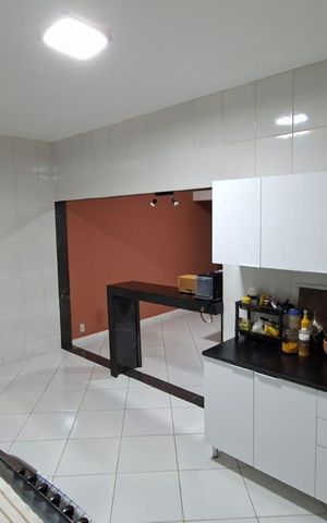 Apartamento à venda com 220m², 3 quartos e 2 vagas Apartamento à venda com 220m², 3 quartos e 2 vagasCozinha