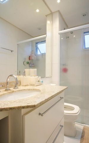 Apartamento à venda com 83m², 2 quartos e 2 vagasBanheiro da suíte