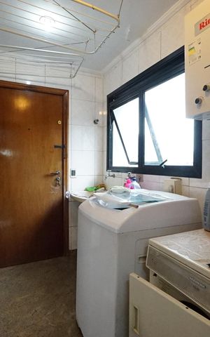 Apartamento à venda com 200m², 4 quartos e 4 vagasÁrea de Serviço