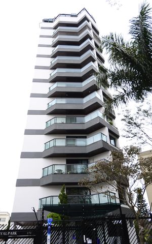 Apartamento à venda com 200m², 4 quartos e 4 vagasFachada