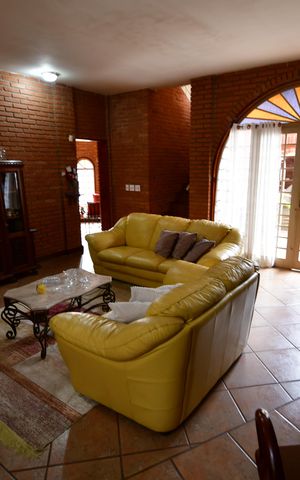 Casa para alugar com 430m², 4 quartos e 2 vagasSala
